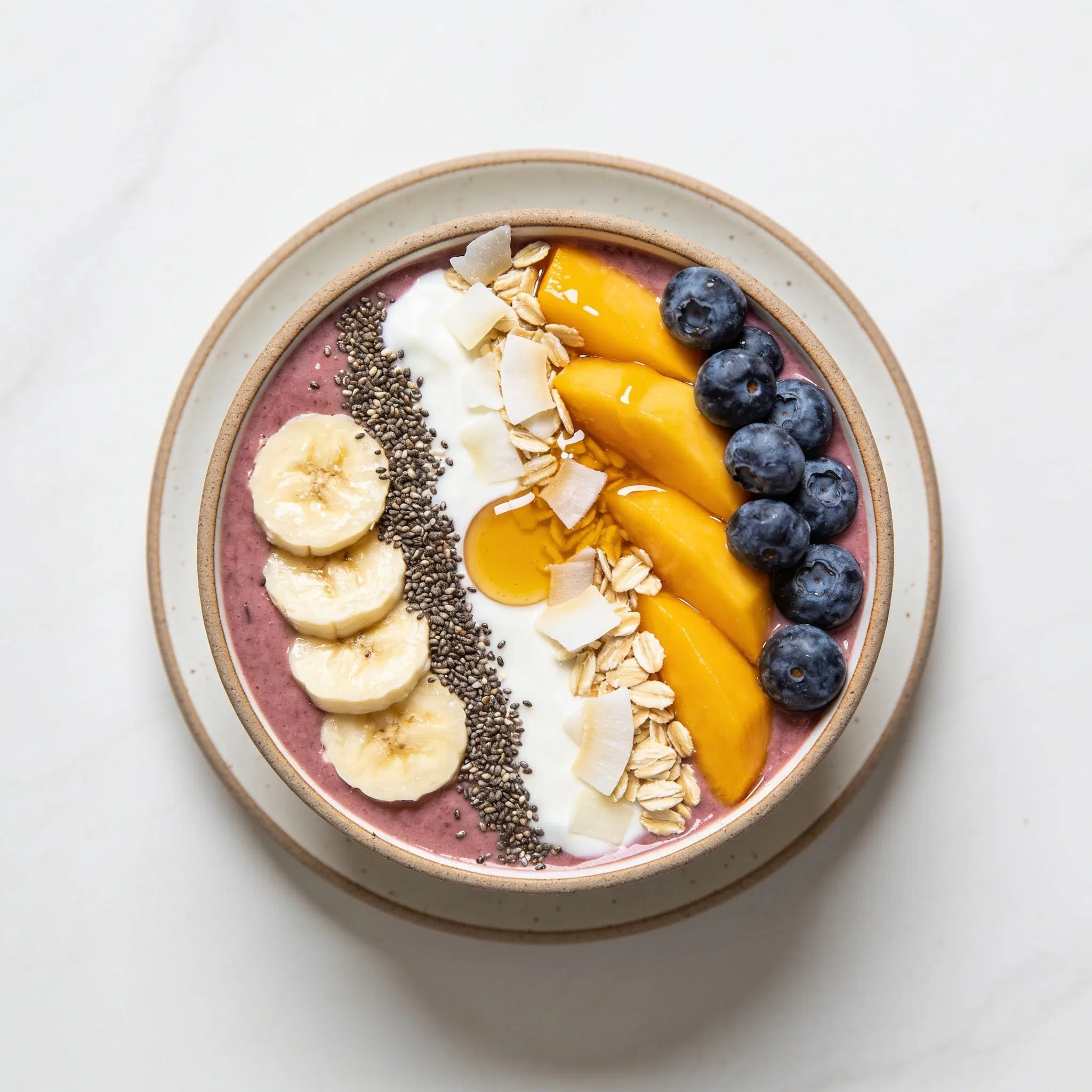 Smoothie bowl z mrożonymi owocami
